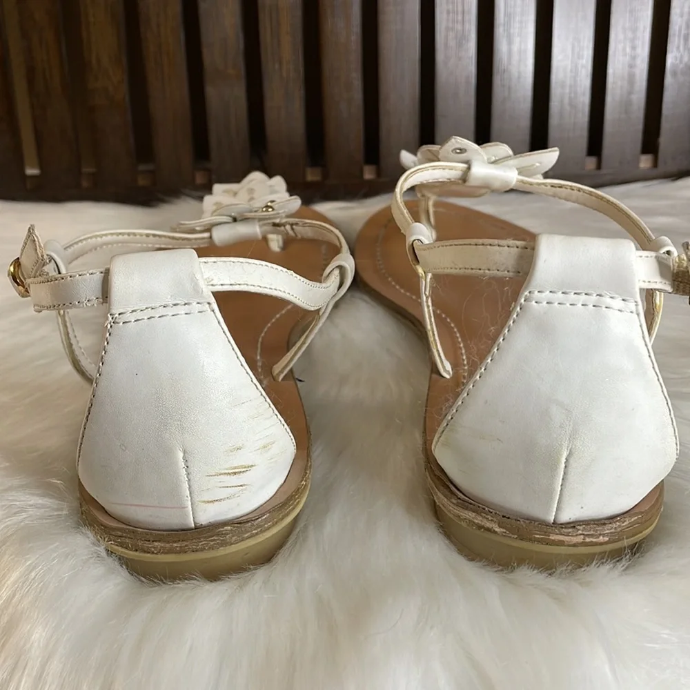 Women’s flower Thong sandals 9 1/2